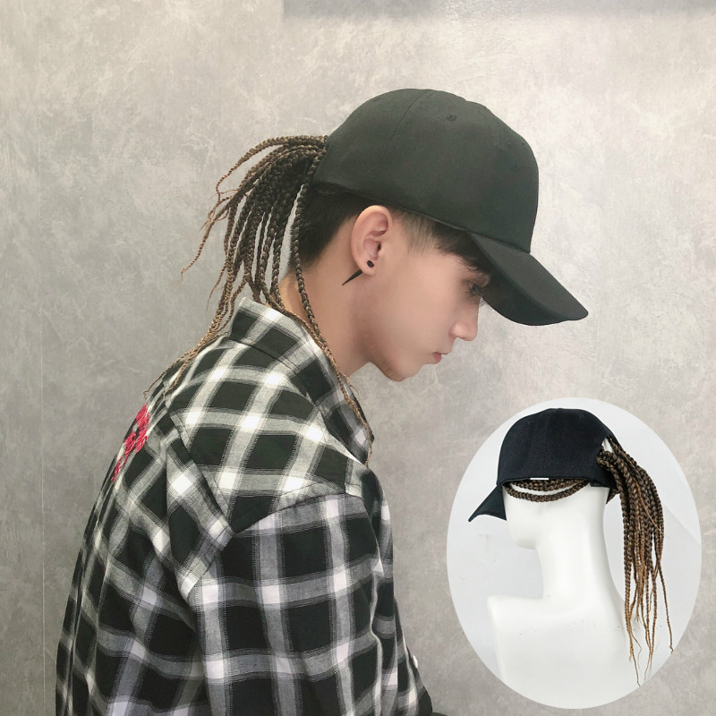 Men Fashion Hair Style - Lockige synthetische Perücke mit integriertem Hut,